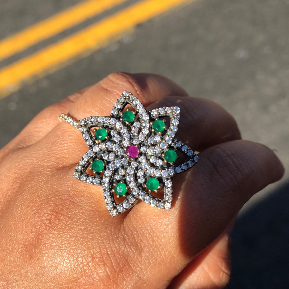 Star silver ring jade & ruby